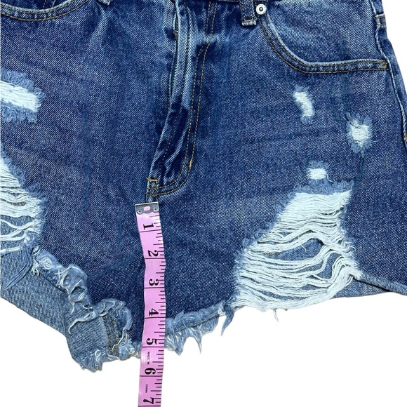 Cute Distressed Denim Shorts Forever 21 Size 30 EUC - Picture 7 of 12